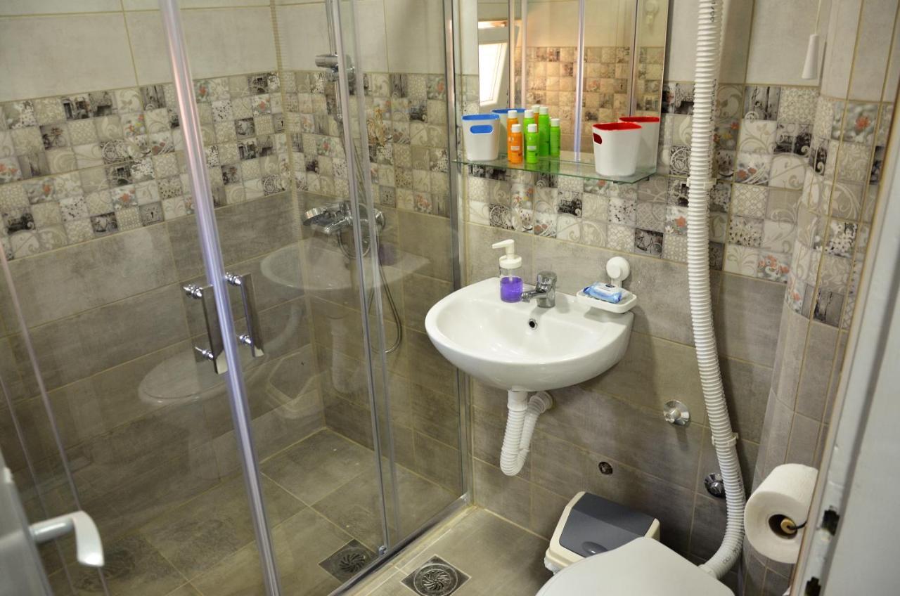 Apartman Terassa Donji Milanovac Buitenkant foto
