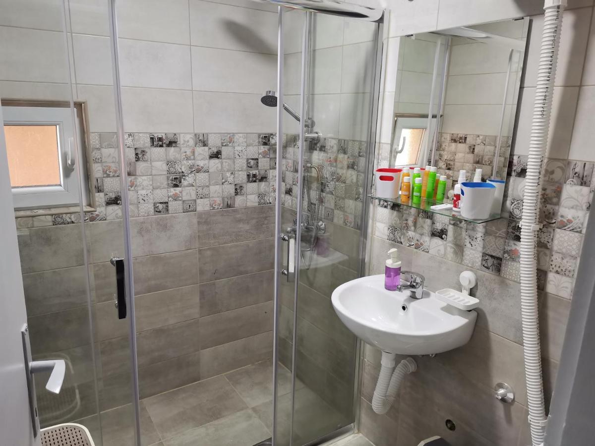 Apartman Terassa Donji Milanovac Buitenkant foto