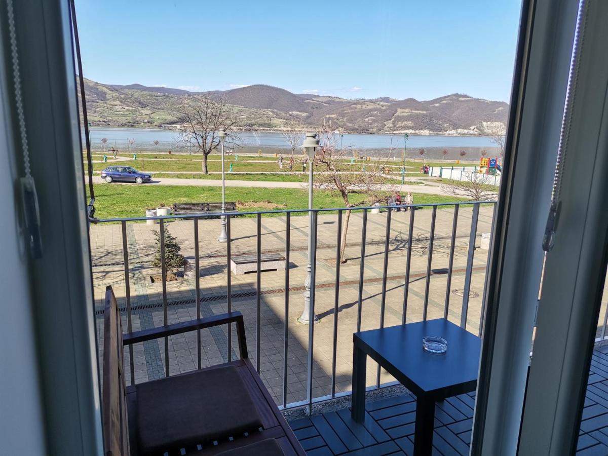Apartman Terassa Donji Milanovac Buitenkant foto